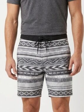 Carbon Patterned Hybrid Shorts
